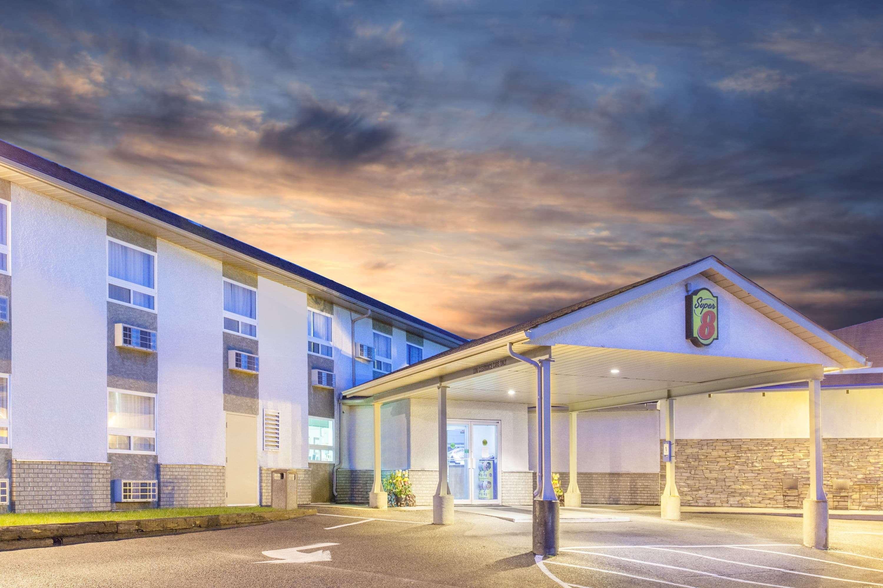 Hotel Super 8 By Wyndham Kenora Extérieur photo