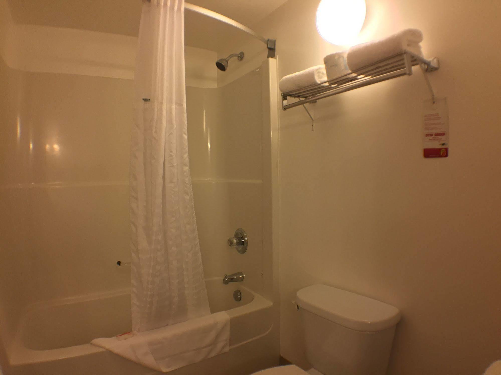 Hotel Super 8 By Wyndham Kenora Extérieur photo