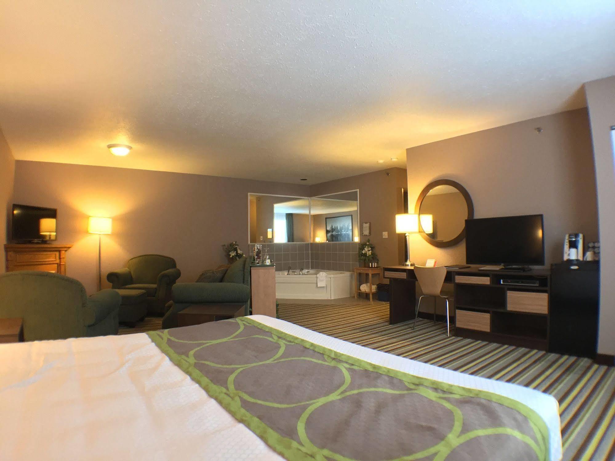 Hotel Super 8 By Wyndham Kenora Extérieur photo