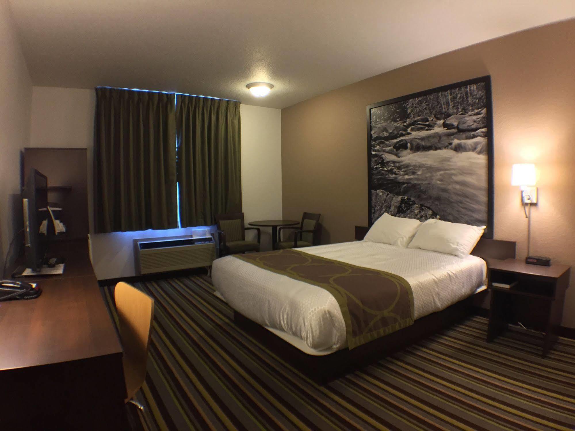 Hotel Super 8 By Wyndham Kenora Extérieur photo