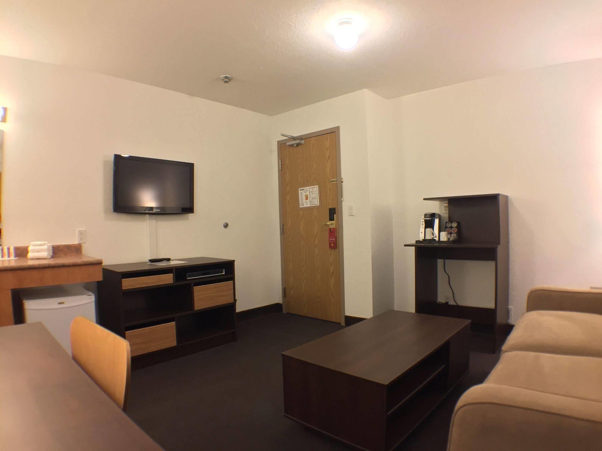 Hotel Super 8 By Wyndham Kenora Extérieur photo