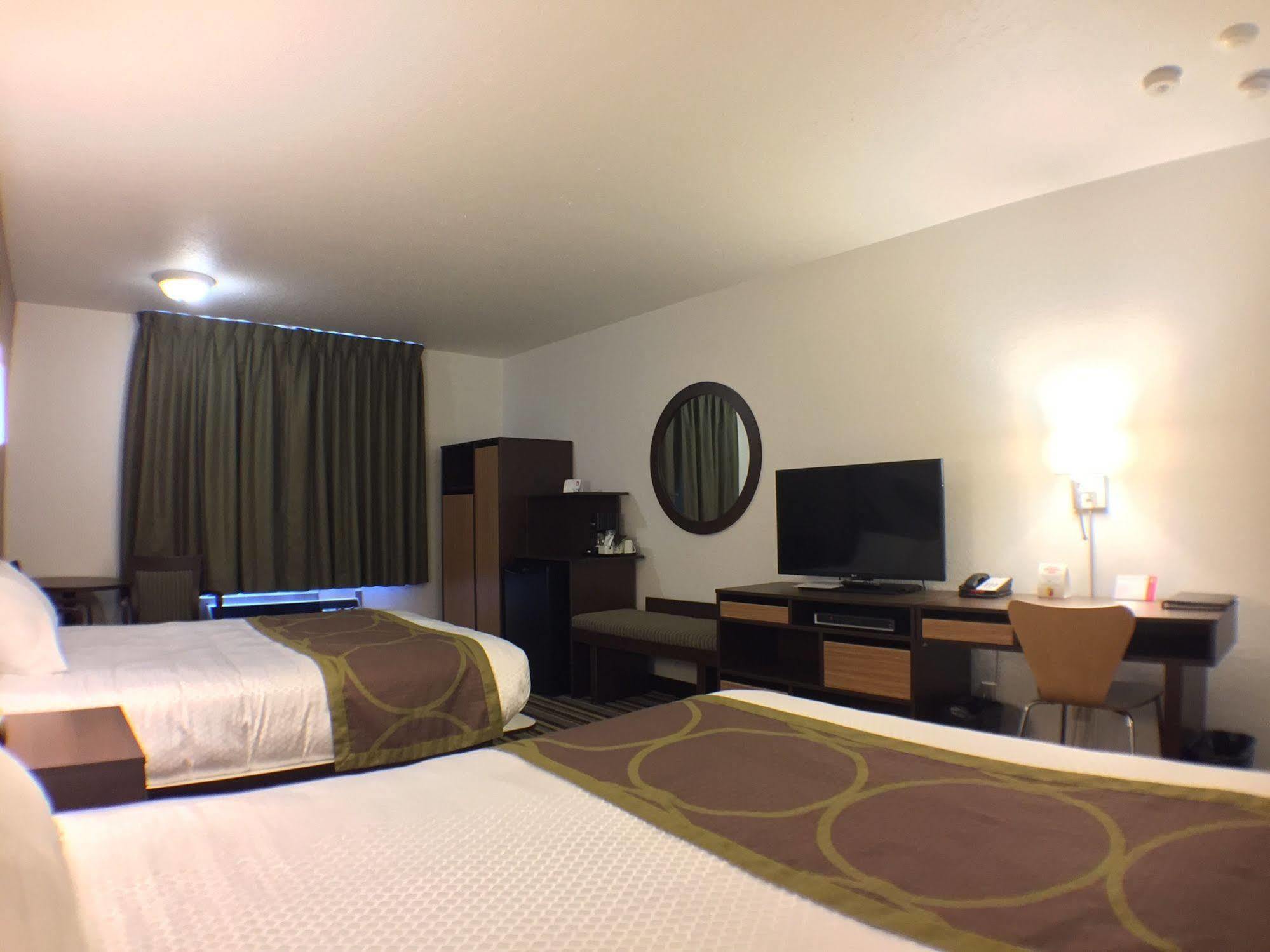 Hotel Super 8 By Wyndham Kenora Extérieur photo