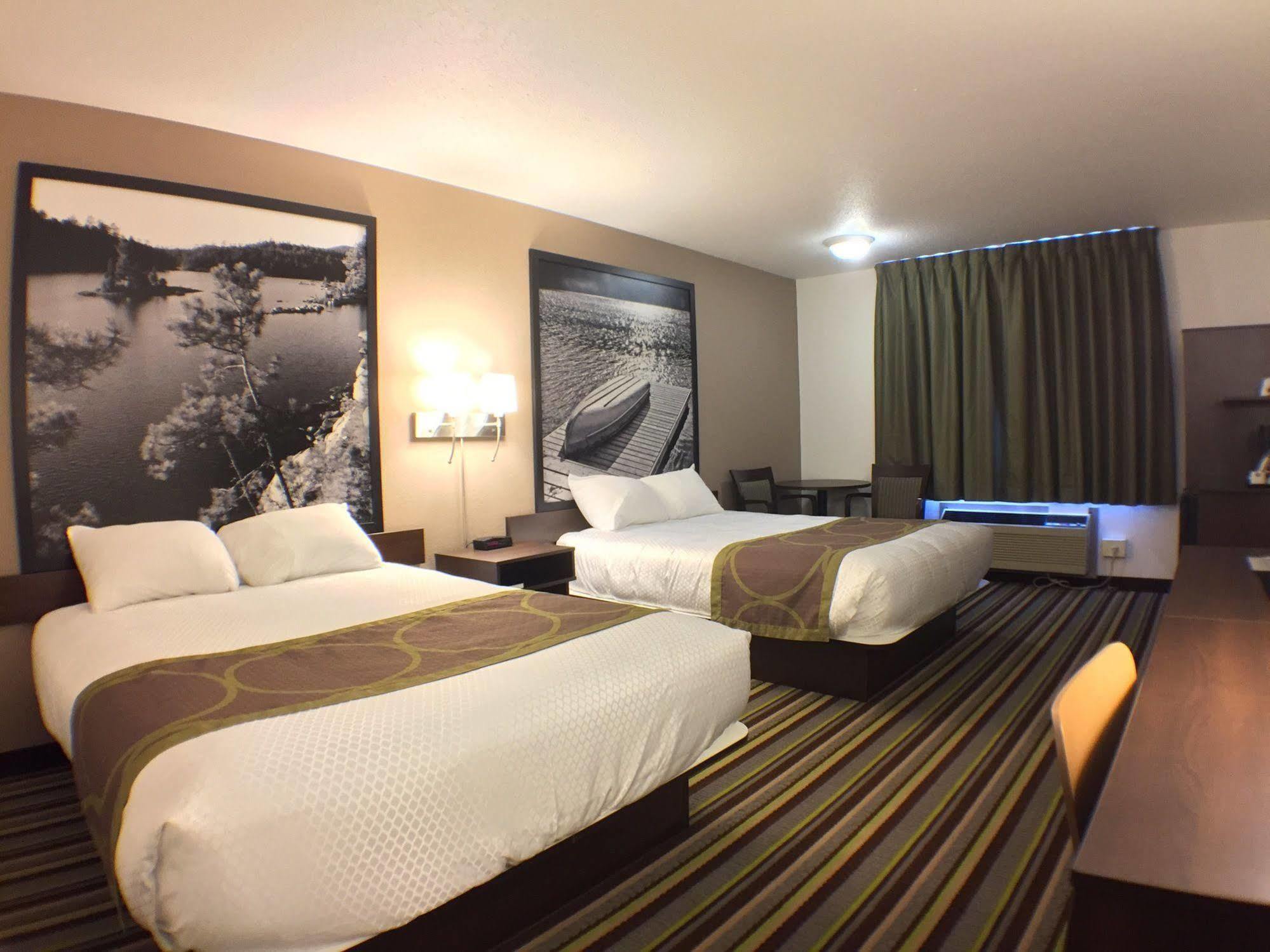 Hotel Super 8 By Wyndham Kenora Extérieur photo